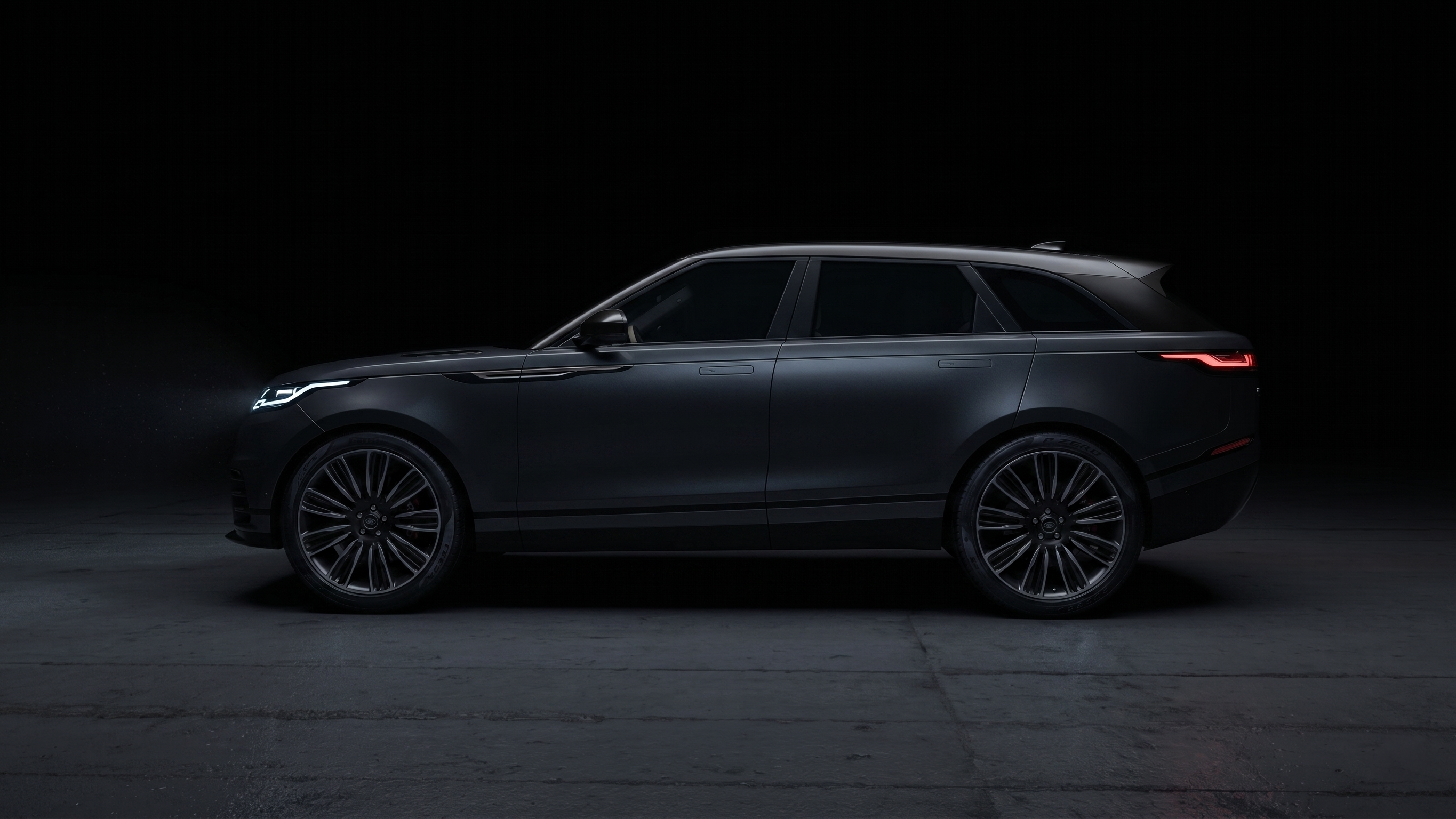 Range Rover Velar — rendu photoréaliste produit automobile — FARM Studio 3D